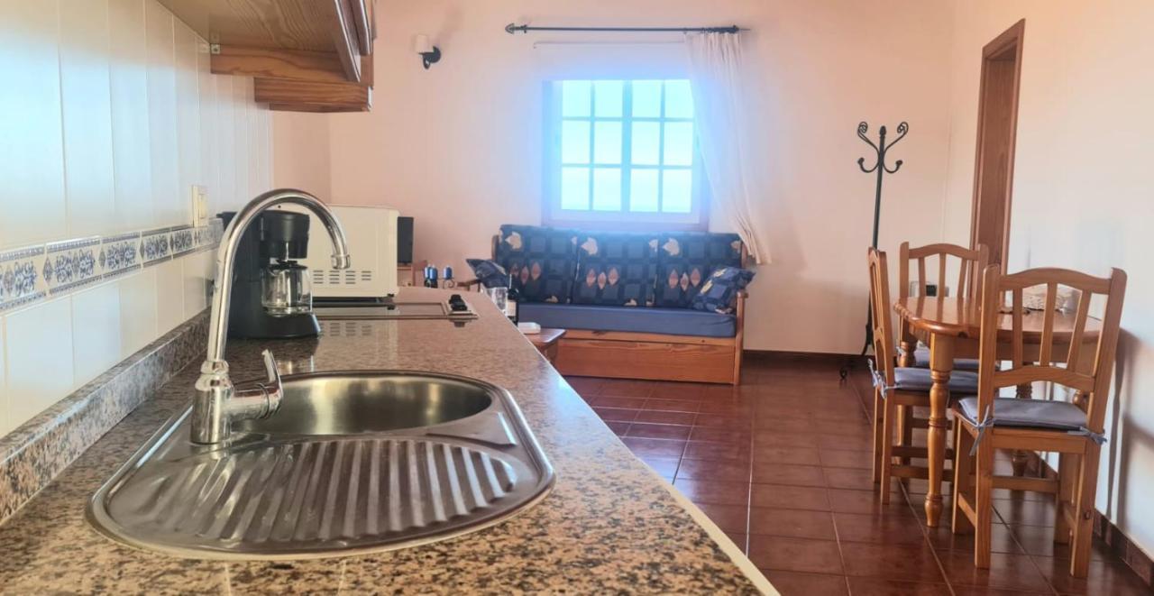 Vivienda Vacacional Los Geranios Tazacorte Apartment Bagian luar foto